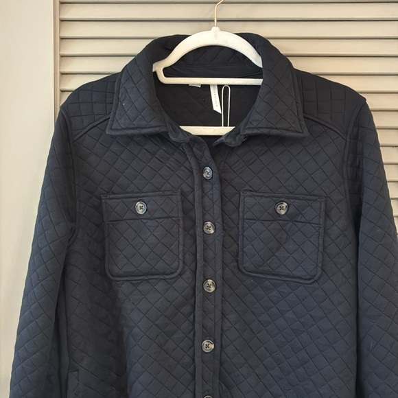 NWT Travis Mathew Diamond Quilted Shacket Black Sz XS - Picture 6 of 10